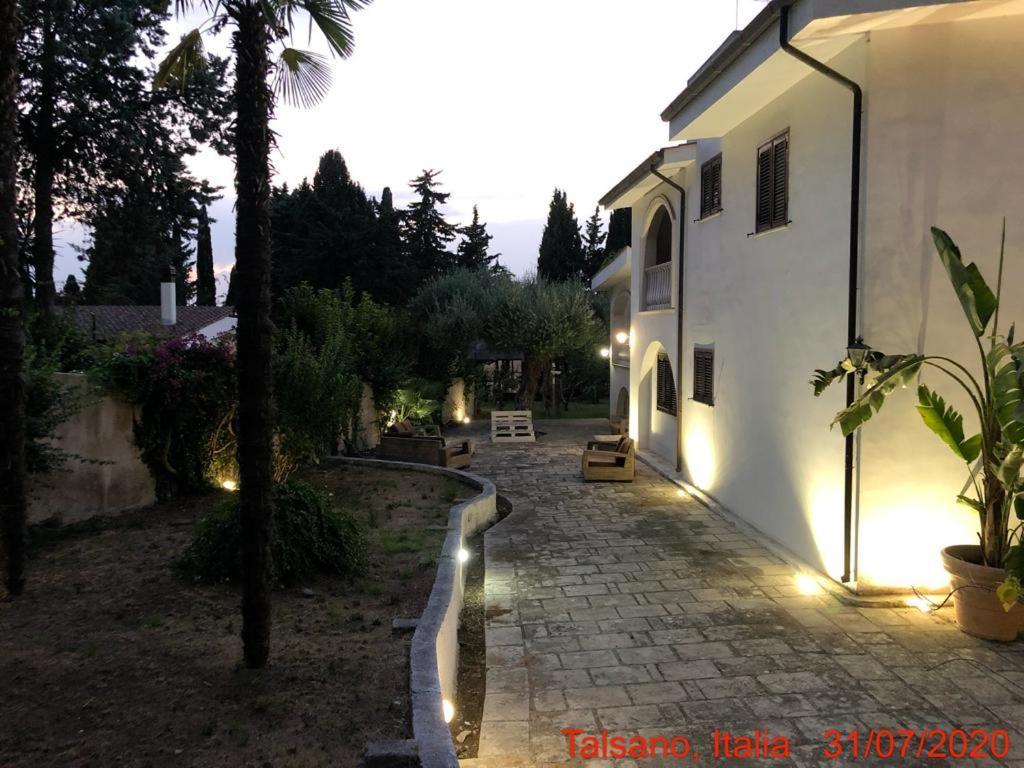 Relais Villa Lama Boutique Hotel Taranto Exterior photo